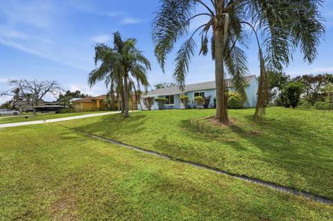 420 SE Streamlet Avenue, Port St. Lucie FL - photo 7 of 47