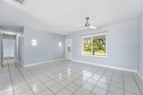 420 SE Streamlet Avenue, Port St. Lucie FL - photo 9 of 47