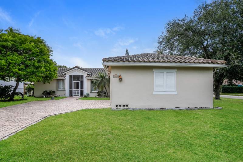 3 bedroom Single Family Residence at 5491 NW 40th Terrace, Winston Park Section Two-A, Coconut Creek — photo 2