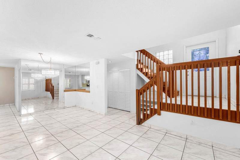 4 bedroom Single Family Residence at 331 NW 101st Terrace, Coral Lakes, Pembroke Pines — photo 5