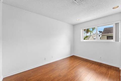 331 NW 101st Terrace, Pembroke Pines FL - photo 14 of 36