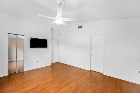 331 NW 101st Terrace, Pembroke Pines FL - photo 21 of 36