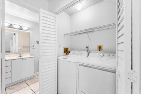 331 NW 101st Terrace, Pembroke Pines FL - photo 12 of 36