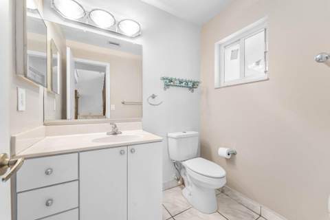 331 NW 101st Terrace, Pembroke Pines FL - photo 13 of 36