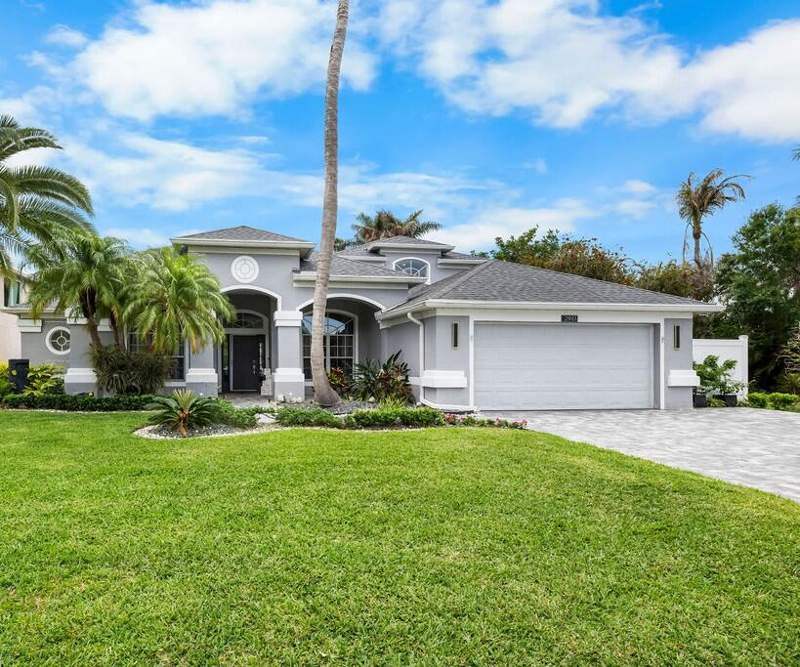 5 bedroom Single Family Residence at 2981 NW Windemere Drive, Pineapple Plantation (Aka Pines), Jensen Beach — photo 2