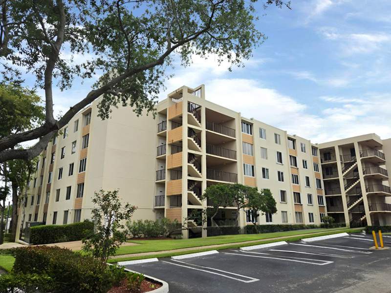 2 bedroom Condominium at 3253 Riverside Drive #D-301, Palm Court Condo, Coral Springs — photo 2