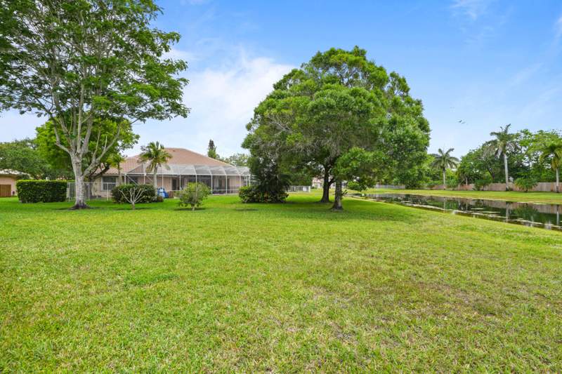 4 bedroom Single Family Residence at 16245 Seneca Circle, Estates Of Stirling Lake, Davie — photo 3