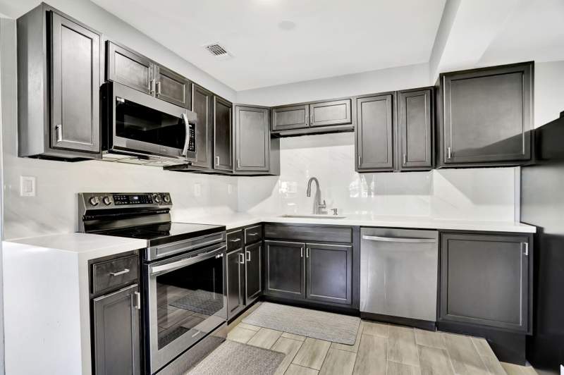 3 bedroom Single Family Residence at 3440 NW 8th Court, Sunrise Heights, Lauderhill — photo 2