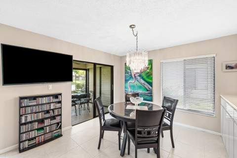 10576 Tropic Palm Avenue #102, Boynton Beach FL - photo 7 of 37