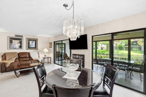 10576 Tropic Palm Avenue #102, Boynton Beach FL - photo 6 of 37