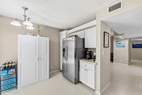 10576 Tropic Palm Avenue #102, Boynton Beach FL - photo 11 of 37