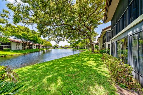 10576 Tropic Palm Avenue #102, Boynton Beach FL - photo 24 of 37