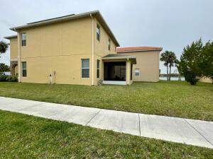 1300 NW Fiorenza Court, Port St. Lucie FL - photo 8 of 23