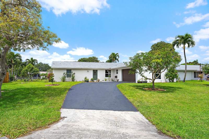 3 bedroom Single Family Residence at 9831 Hyacinth Circle, Palm Beach Gardens 6, Palm Beach Gardens — photo 3