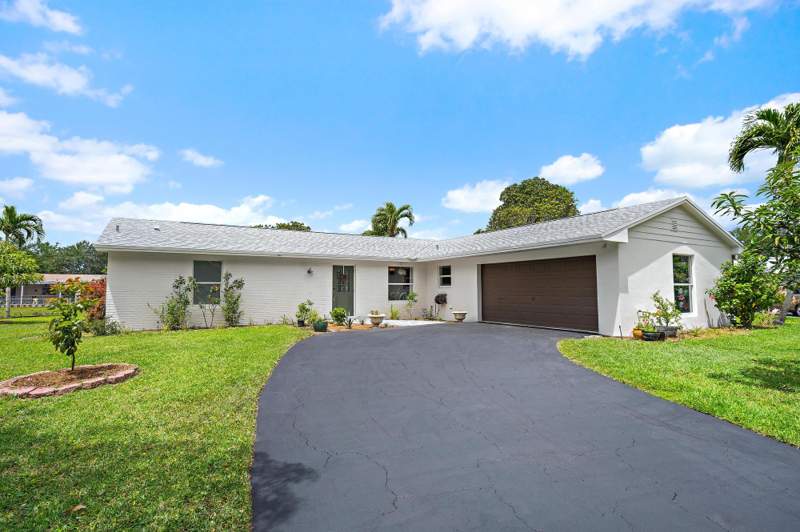 3 bedroom Single Family Residence at 9831 Hyacinth Circle, Palm Beach Gardens 6, Palm Beach Gardens — photo 2