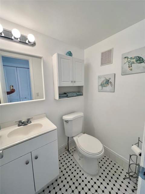 266 Oakridge P #266, Deerfield Beach FL - photo 7 of 34
