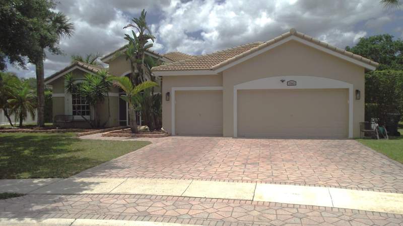 5 bedroom Single Family Residence at 3945 Diamond Chip Court, Orange Point 1, Wellington — photo 2