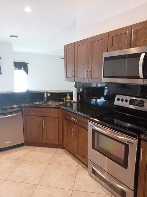 3945 Diamond Chip Court, Wellington FL - photo 13 of 41