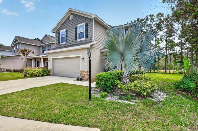 4 bedroom Single Family Residence at 674 NE Turtleback Trail, River Place On The St Lucie No 10 1st Replat, Port St. Lucie — photo 2