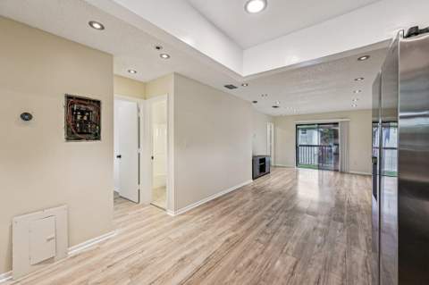 6001 Shakerwood Circle #203, Tamarac FL - photo 14 of 31