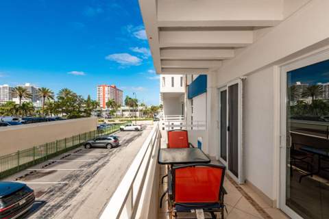 2076 S Ocean Drive #207, Hallandale Beach FL - photo 14 of 25
