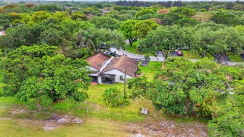 3693 Arelia Drive, Delray Beach FL - photo 6 of 52