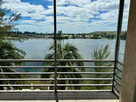 4311 Crystal Lake Drive #407, Deerfield Beach FL - photo 9 of 24