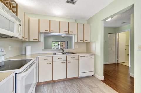 351 Club Circle #207, Boca Raton FL - photo 9 of 28