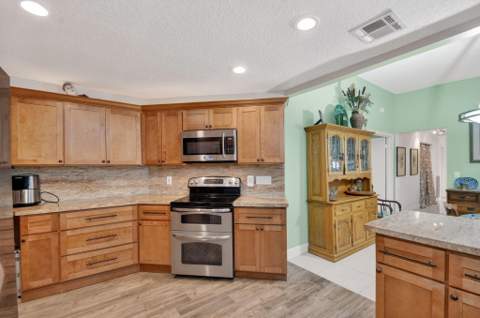 5155 Pine Drive, Boynton Beach FL - photo 18 of 83