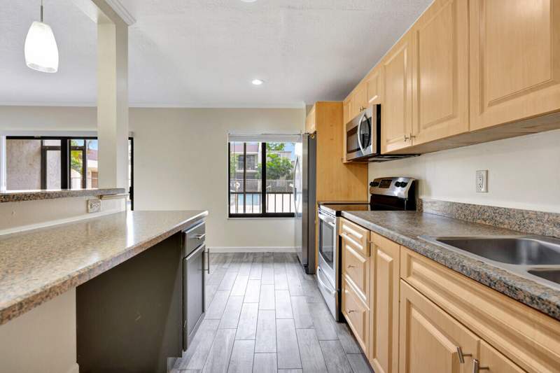 2 bedroom Condominium at 150 Pineview Road #F3, Pines Of Jupiter/Tequesta Condo, Jupiter — photo 4