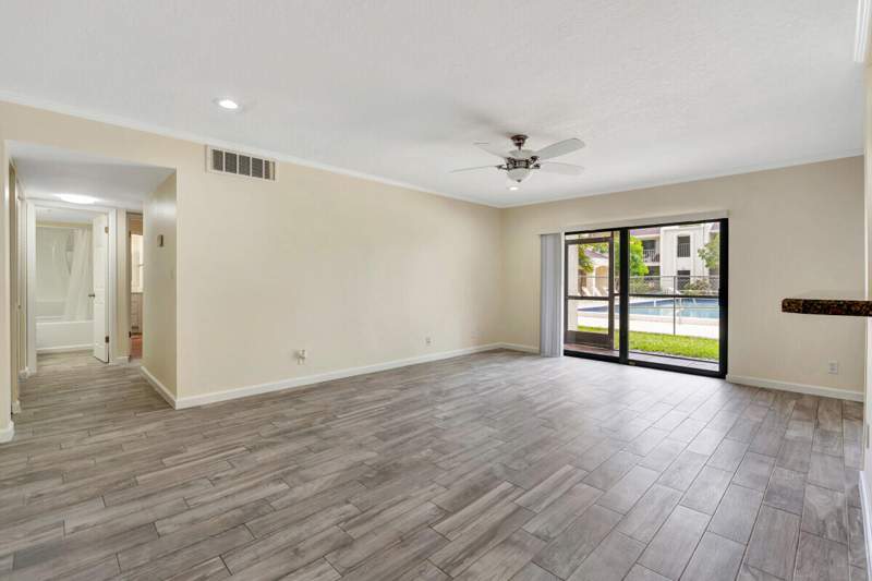 2 bedroom Condominium at 150 Pineview Road #F3, Pines Of Jupiter/Tequesta Condo, Jupiter — photo 3