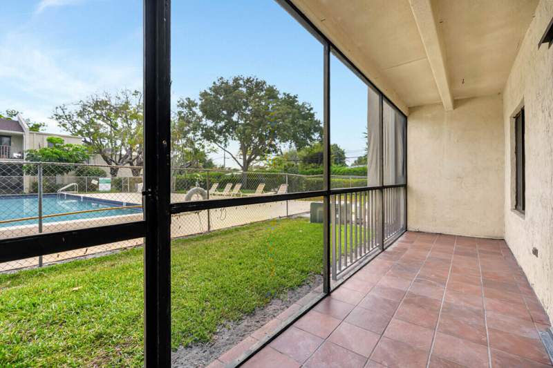 2 bedroom Condominium at 150 Pineview Road #F3, Pines Of Jupiter/Tequesta Condo, Jupiter — photo 2