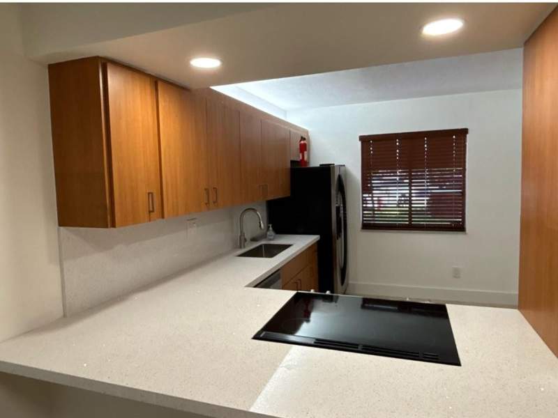 2 bedroom Condominium at 235 Lakeview Drive #104, Bonaventure Gardens, Weston — photo 3