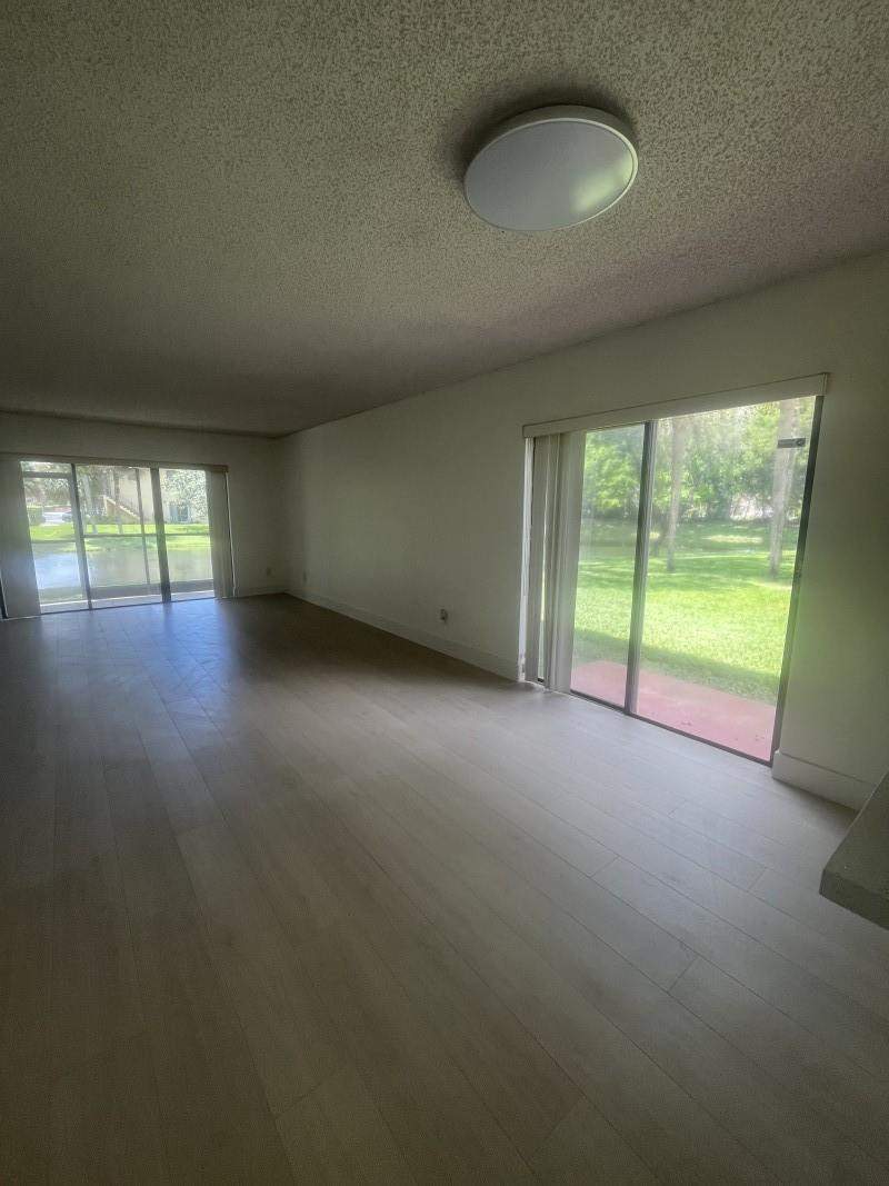 2 bedroom Condominium at 235 Lakeview Drive #104, Bonaventure Gardens, Weston — photo 2