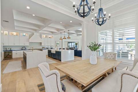 261 Old Jupiter Beach Road, Jupiter FL - photo 15 of 97