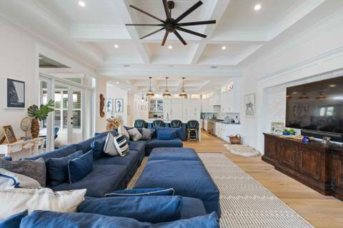261 Old Jupiter Beach Road, Jupiter FL - photo 10 of 97