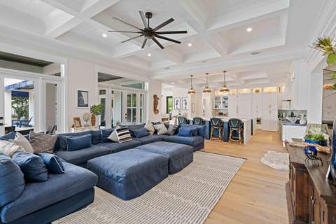 261 Old Jupiter Beach Road, Jupiter FL - photo 11 of 97