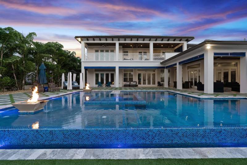 6 bedroom Single Family Residence at 261 Old Jupiter Beach Road, Sawfish Bay, Jupiter — photo 2