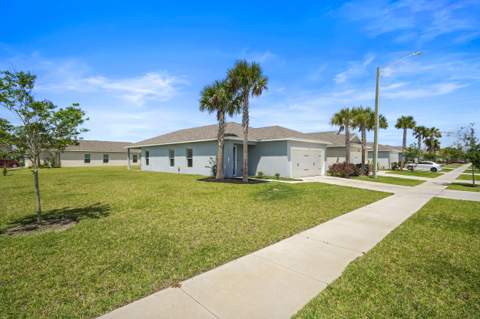 521 Cherimoya Street, Fort Pierce FL - photo 7 of 48