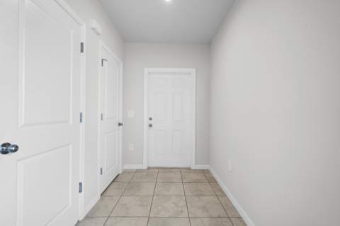 521 Cherimoya Street, Fort Pierce FL - photo 9 of 48