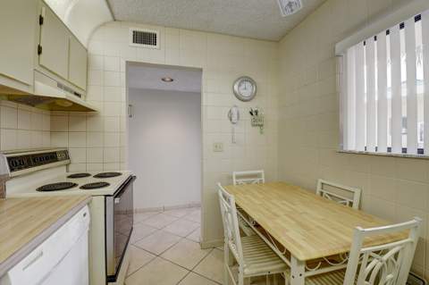 5370 Las Verdes Circle #324, Delray Beach FL - photo 15 of 47