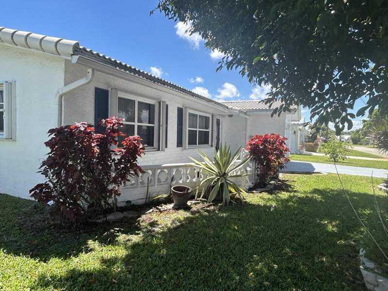2 bedroom Single Family Residence at 1902 SW 22nd Avenue, Palm Beach Leisureville Sec 10, Boynton Beach — photo 3