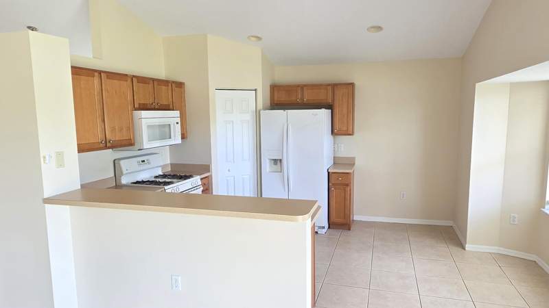 3 bedroom Single Family Residence at 538 SW Indian Key Drive, Lakeforest At St Lucie West Phase V, Port St. Lucie — photo 3