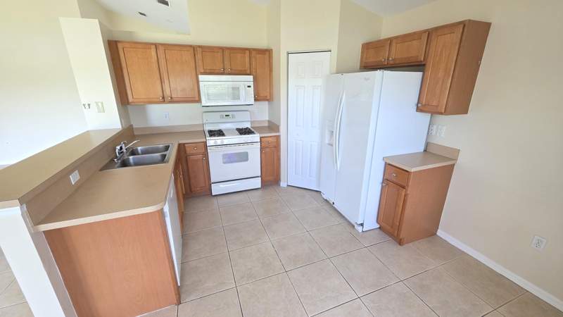3 bedroom Single Family Residence at 538 SW Indian Key Drive, Lakeforest At St Lucie West Phase V, Port St. Lucie — photo 5