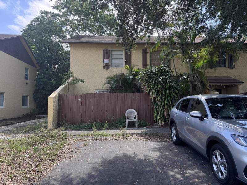 4 bedroom Townhouse at 4346 NW 4th Avenue, Lake Island, Deerfield Beach — photo 2