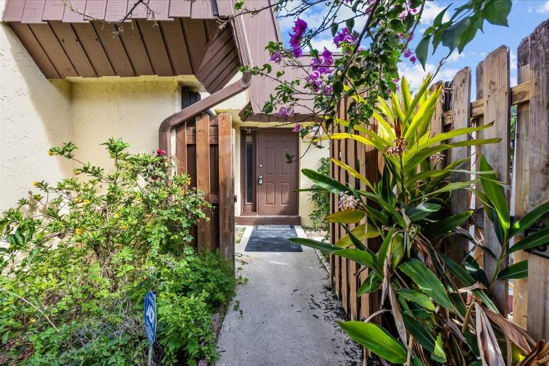 2 bedroom Townhouse at 3548 Gardens East Drive #B, Cedar Gardens Townhouses, Palm Beach Gardens — photo 3