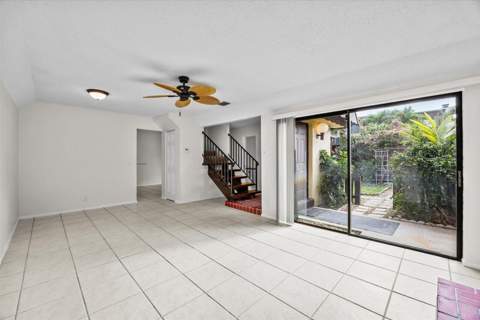 3548 Gardens East Drive #B, Palm Beach Gardens FL - photo 8 of 31