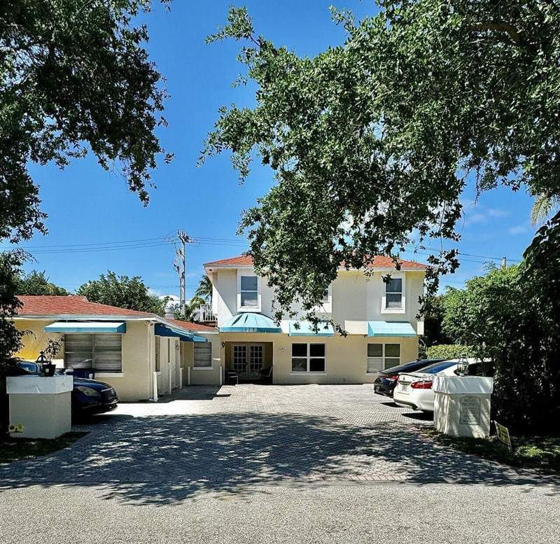 12 bedroom Single Family Residence at 1200 Surf Road, Yacht Harbour Estates, West Palm Beach — photo 2