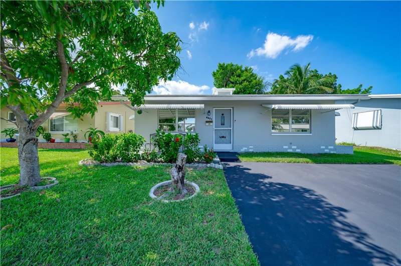 2 bedroom Single Family Residence at 4401 NW 47th Street, Mainlands Of Tamarac Lakes, Tamarac — photo 2