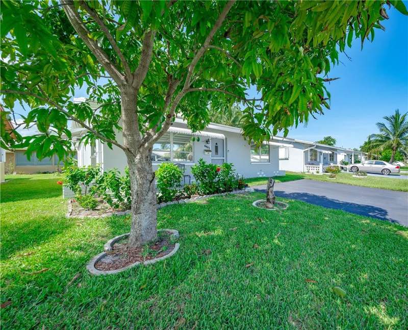 2 bedroom Single Family Residence at 4401 NW 47th Street, Mainlands Of Tamarac Lakes, Tamarac — photo 3